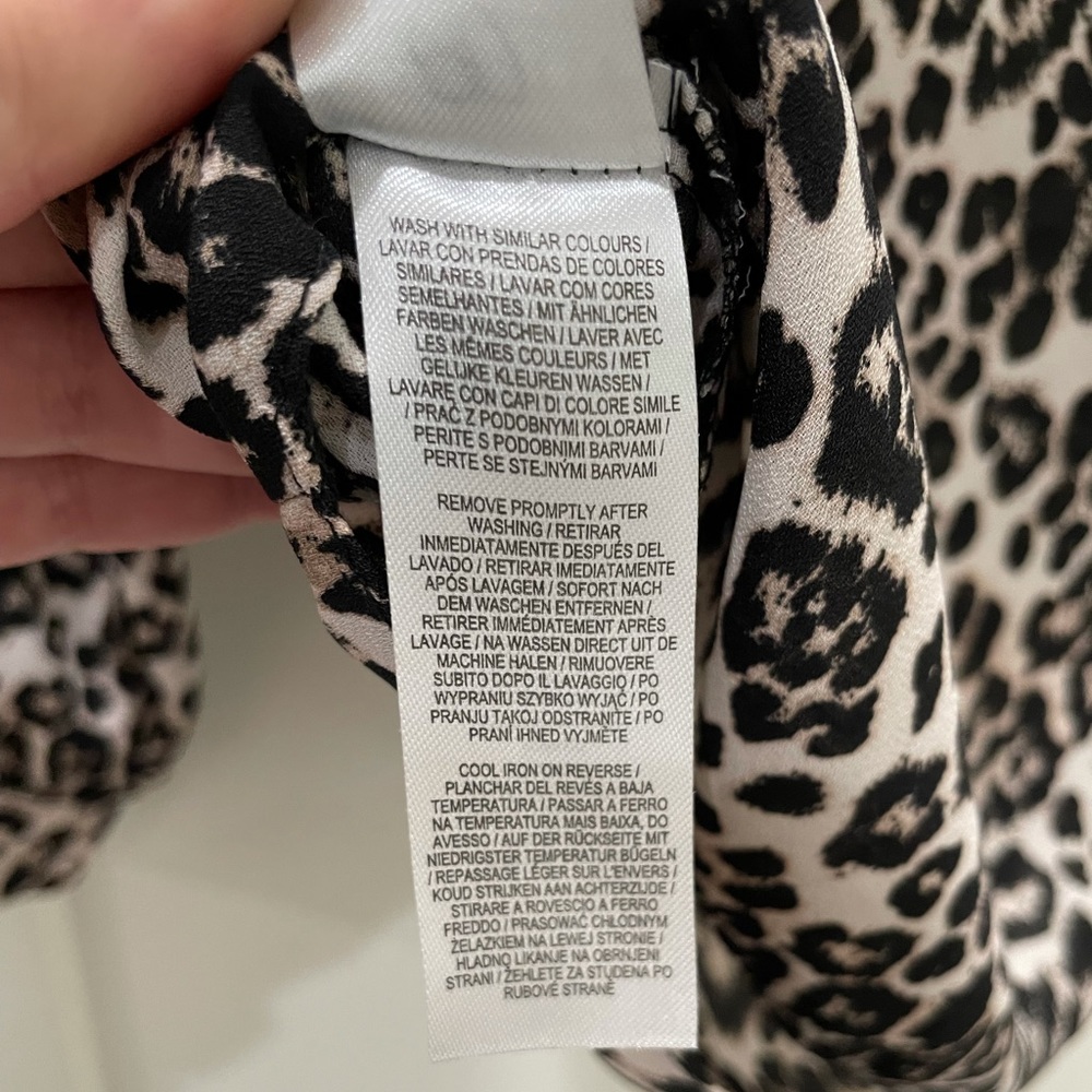 Leopard Button down shirt - Picture 5 of 5